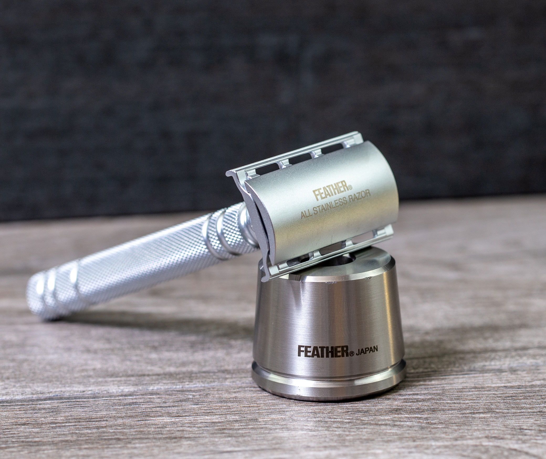 Feather Stainless Steel Double Edge Safety Razor with Stand