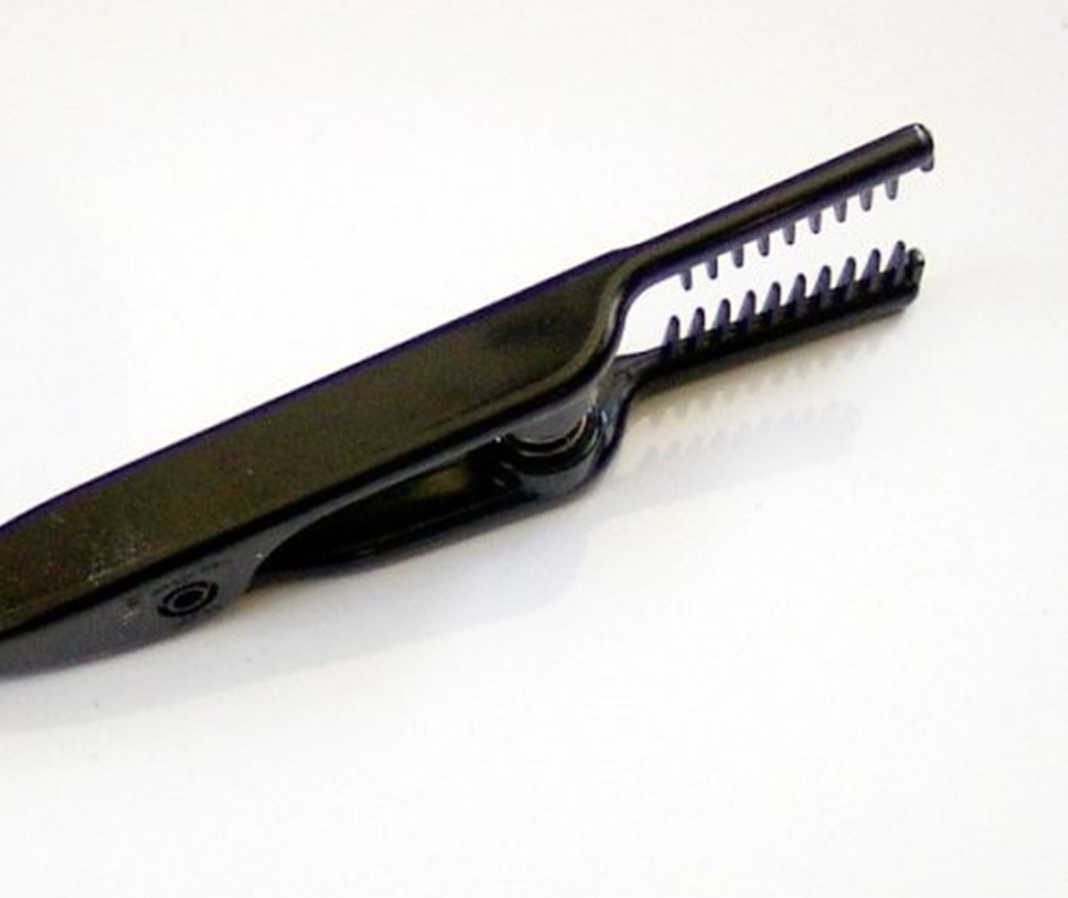 Seki Edge EZ Lash Comb (SE-52) removes mascara clumps