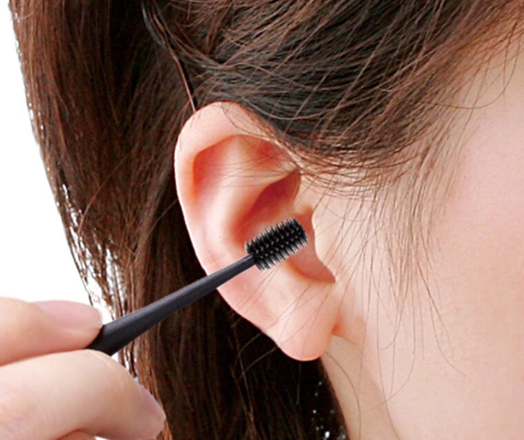Seki Edge Elastomer Ear Pick (SS-806) removes earwax