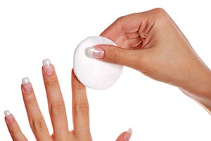 The Pros and Cons of Acetone and Non-Acetone Nail Polish Removers